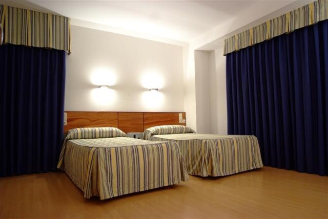 Colon Tuy Hotel Tui Bagian luar foto