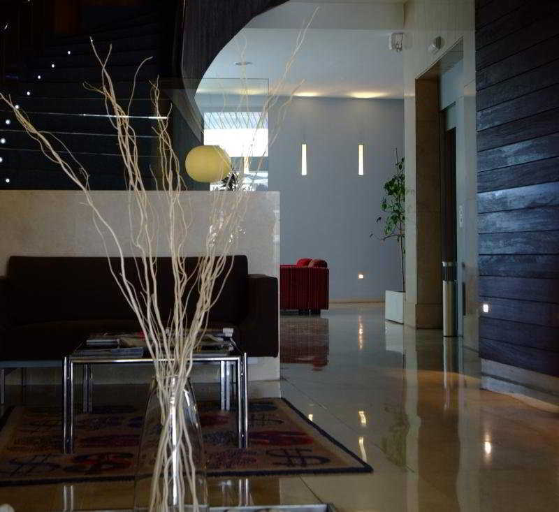 Colon Tuy Hotel Tui Bagian luar foto